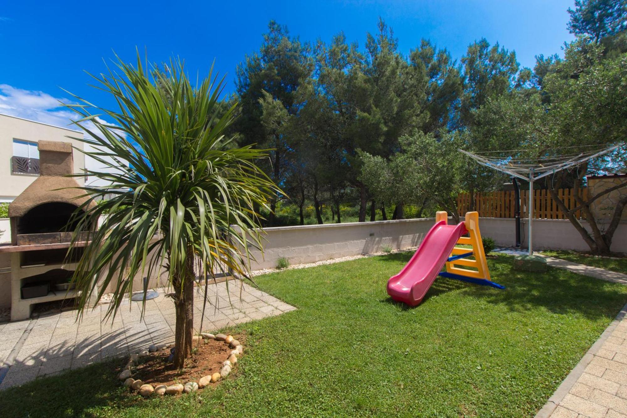 Apartmani Gnjidic Srima Exterior photo