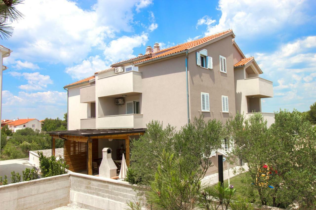 Apartmani Gnjidic Srima Exterior photo