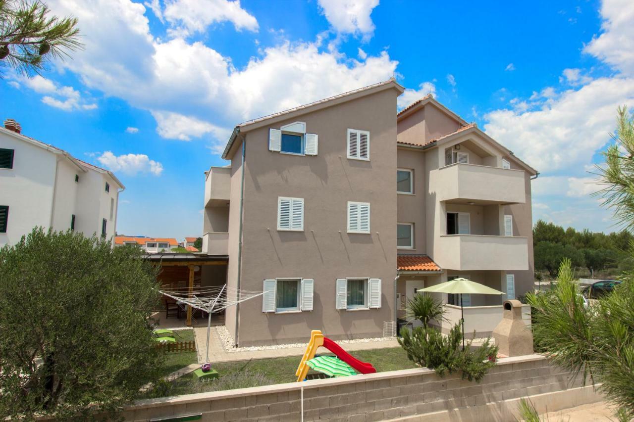 Apartmani Gnjidic Srima Exterior photo