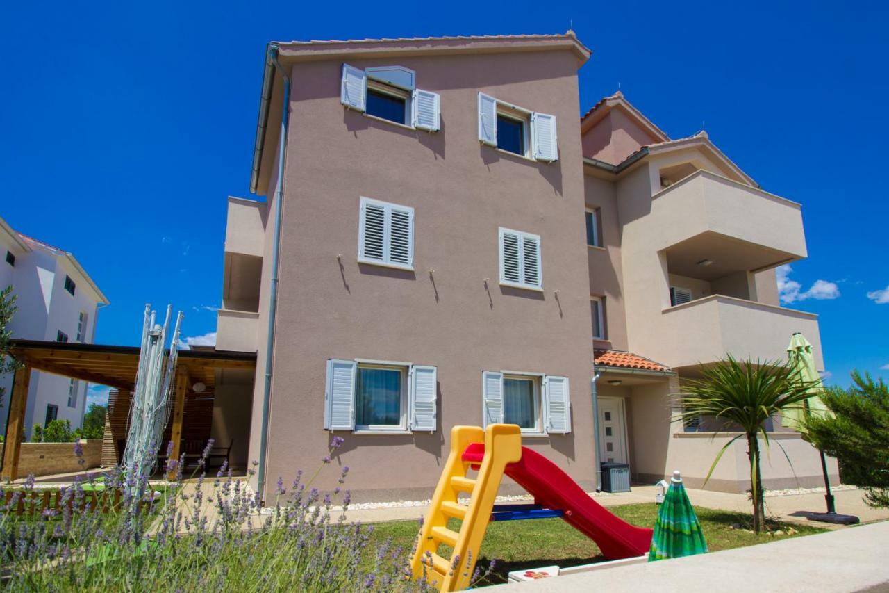 Apartmani Gnjidic Srima Exterior photo